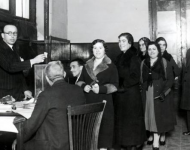 Las socialistas que se opusieron al voto femenino en 1933: «La mujer es histerismo»